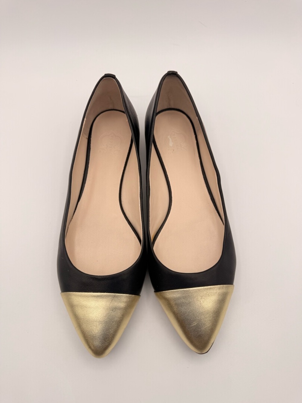 Black Gold Pointed Cap Toe Dressy Ballet Style Flats Women’s Size 8.5